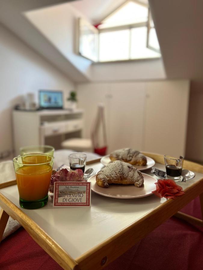Il Tempio Di Giove Couette-café